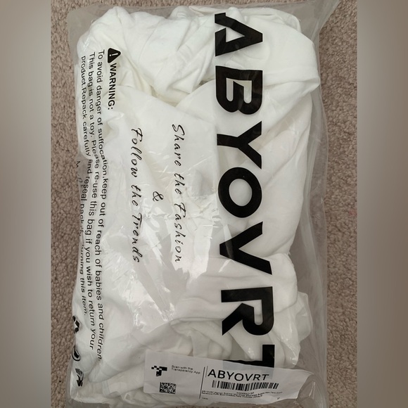 NIB Stylish White Sleeveless Mini Dress - Picture 11 of 14